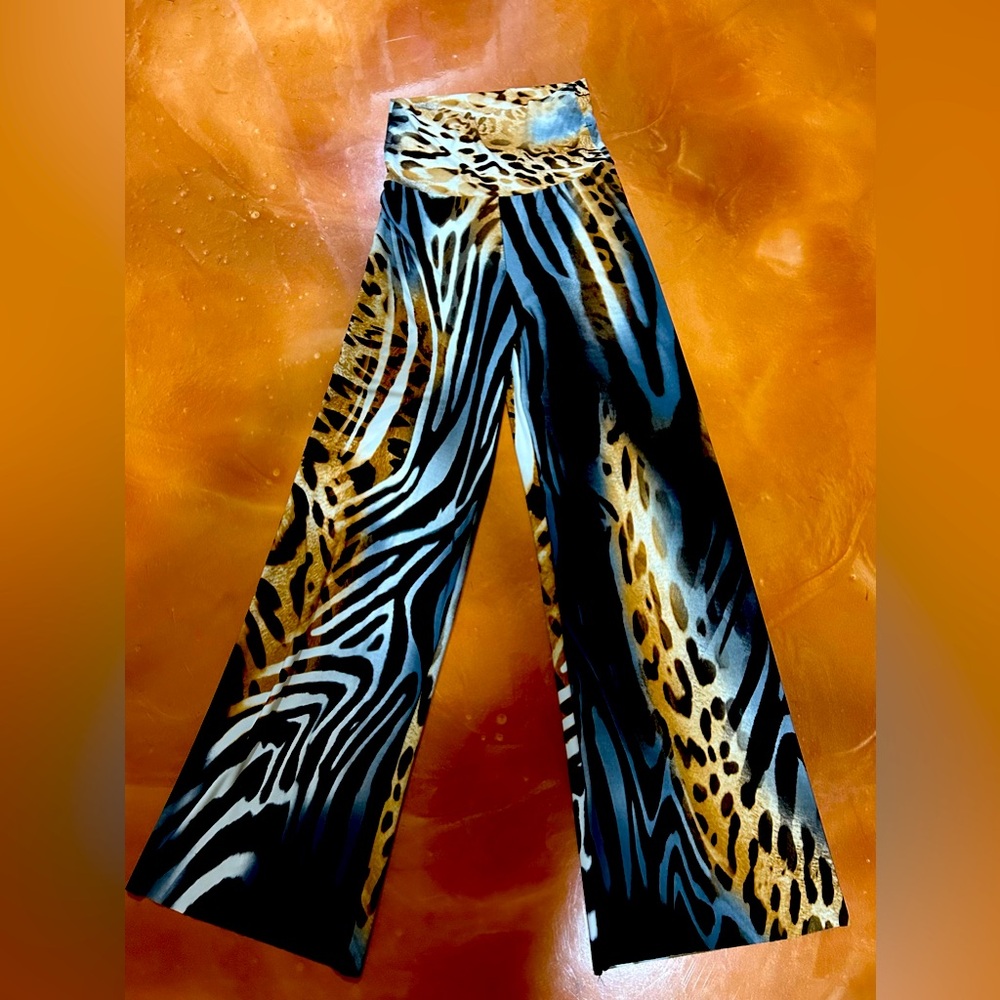 💜3/$12💜 Luz Animal Print Wide-Leg Pants